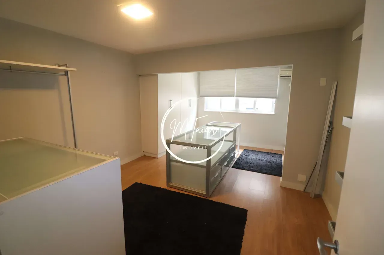 323 m² apartment with 4 bedrooms and 5 bathrooms — photo 17