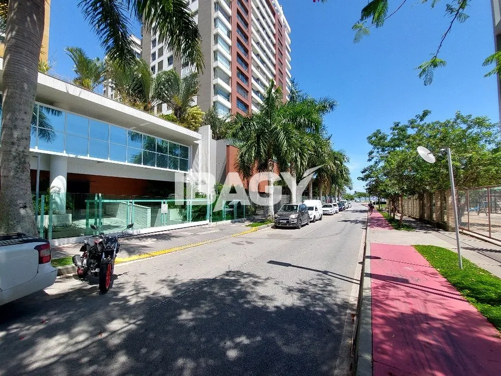 Furnished 2-suite apartment with enclosed balcony — photo 99