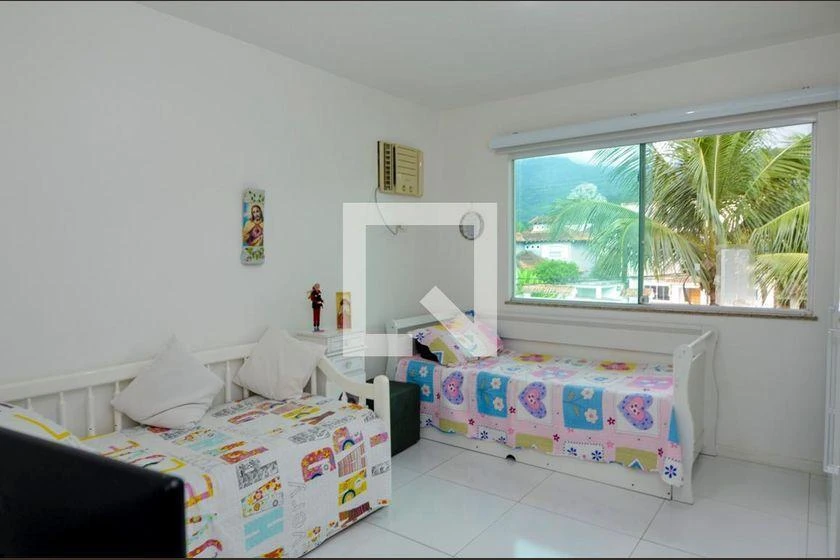 380 m² house with 4 bedrooms and air conditioning — photo 2
