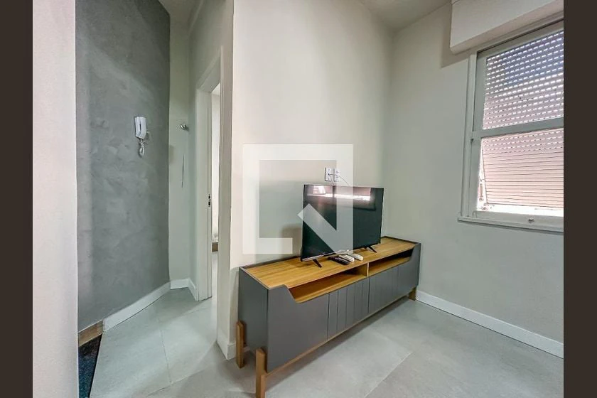 32 m² 1-bedroom apartment with a compact kitchenette — photo 3