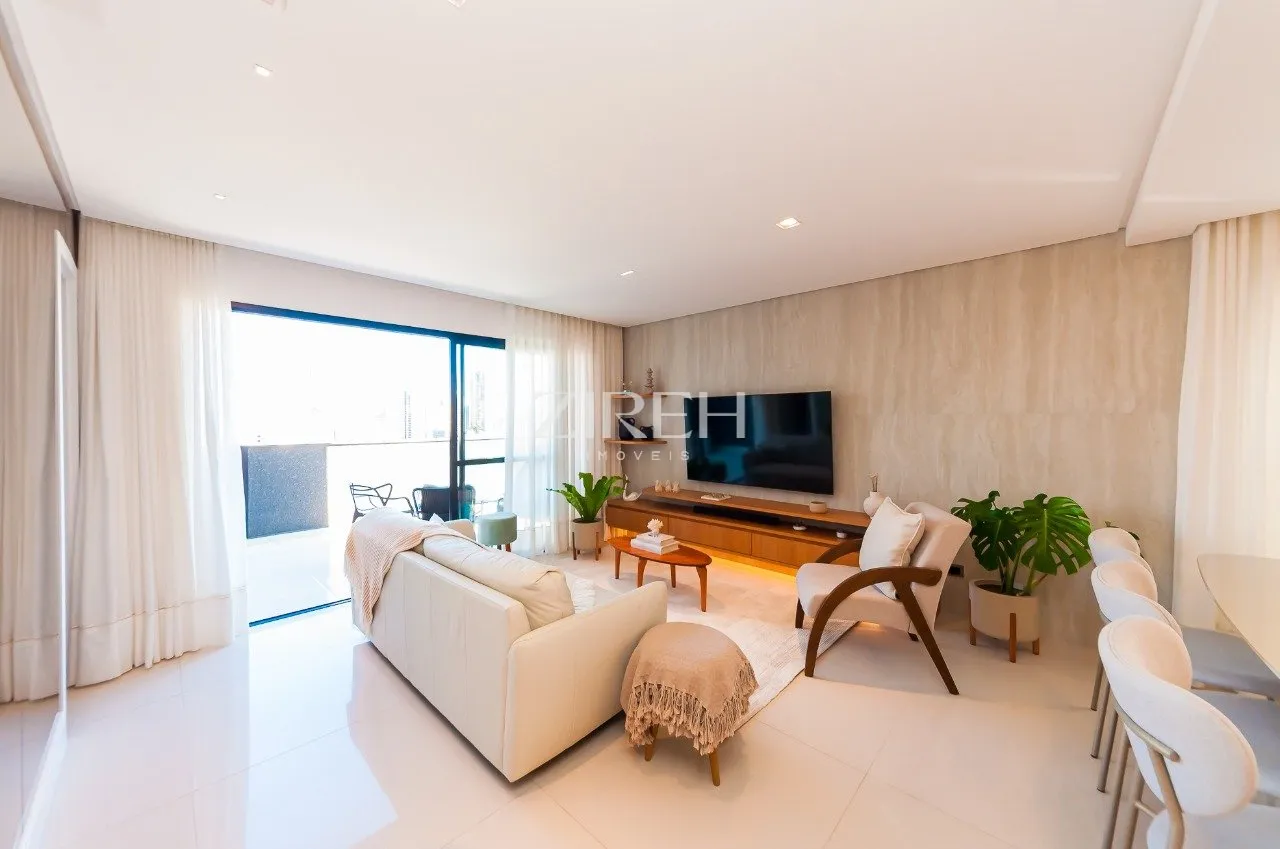 3-bedroom apartment in a building with a gym — photo 8