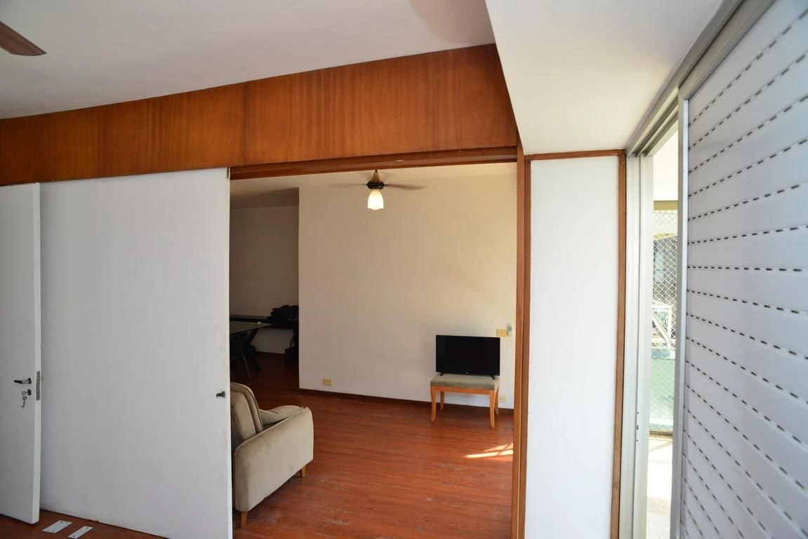 Furnished apartment, 63 m², with wood or laminate floors — photo 17