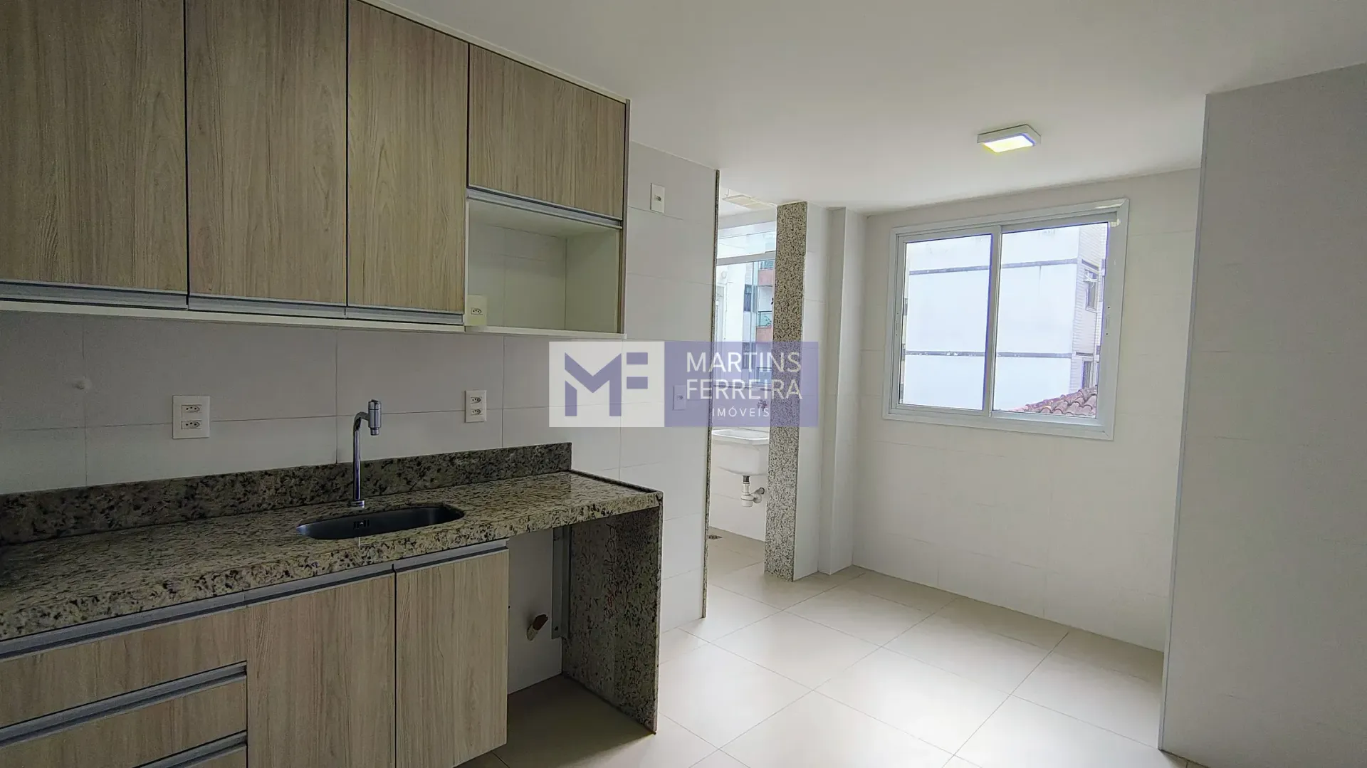 Балкон с грилем и 3 спальни: квартира 122 м² — photo 5