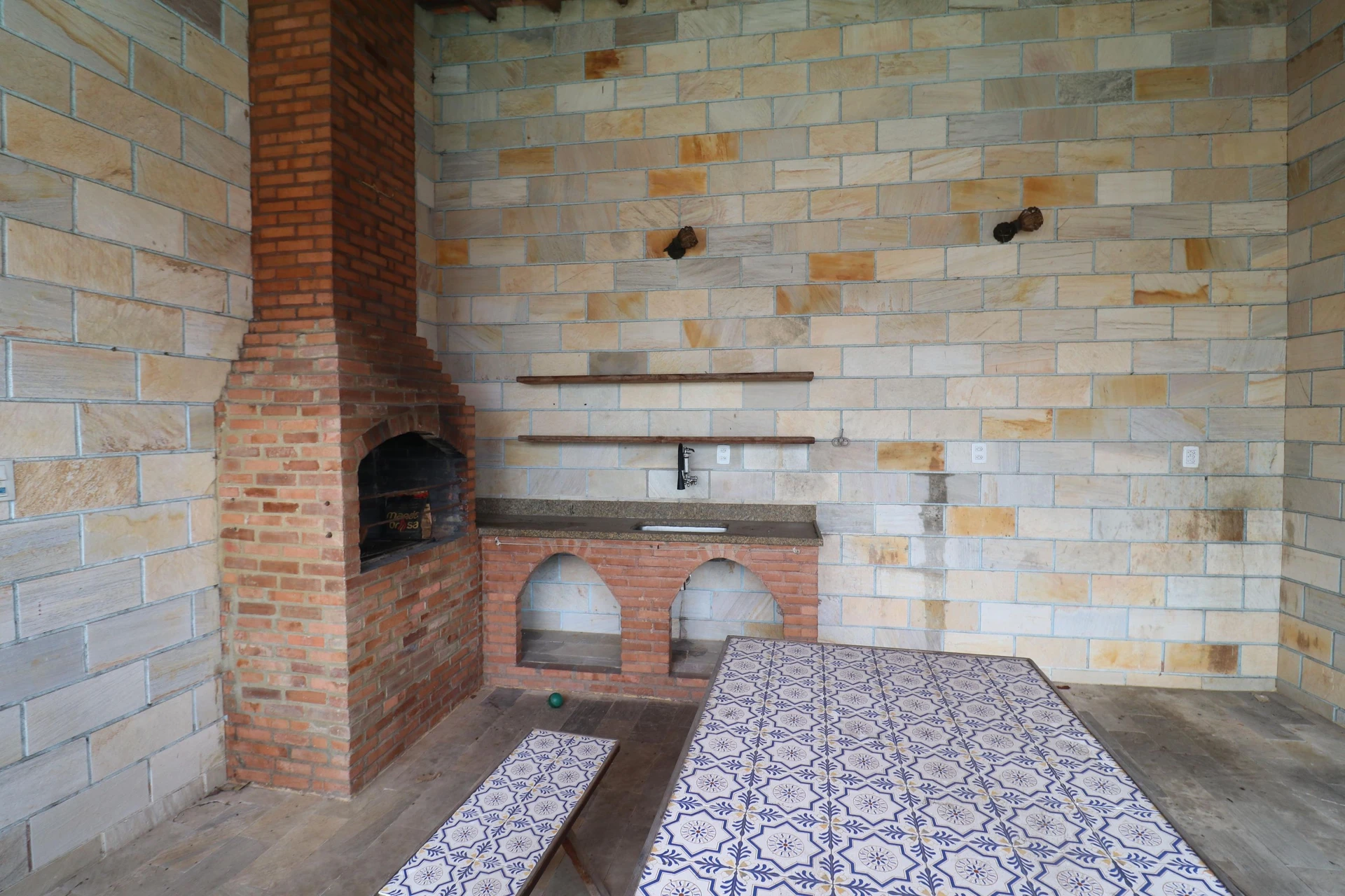 10-bedroom house with a bathtub in Rio de Janeiro — photo 130