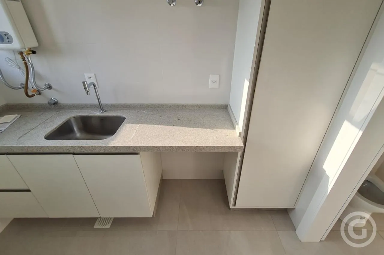 Панорамные окна и 3 спальни: квартира 153 м² — photo 14