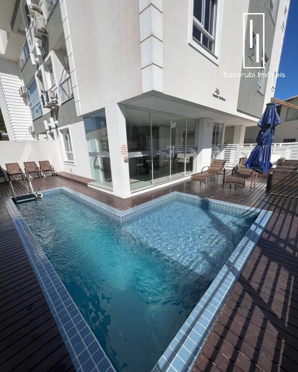 2-bedroom apartment with a grill on the balcony — photo 9