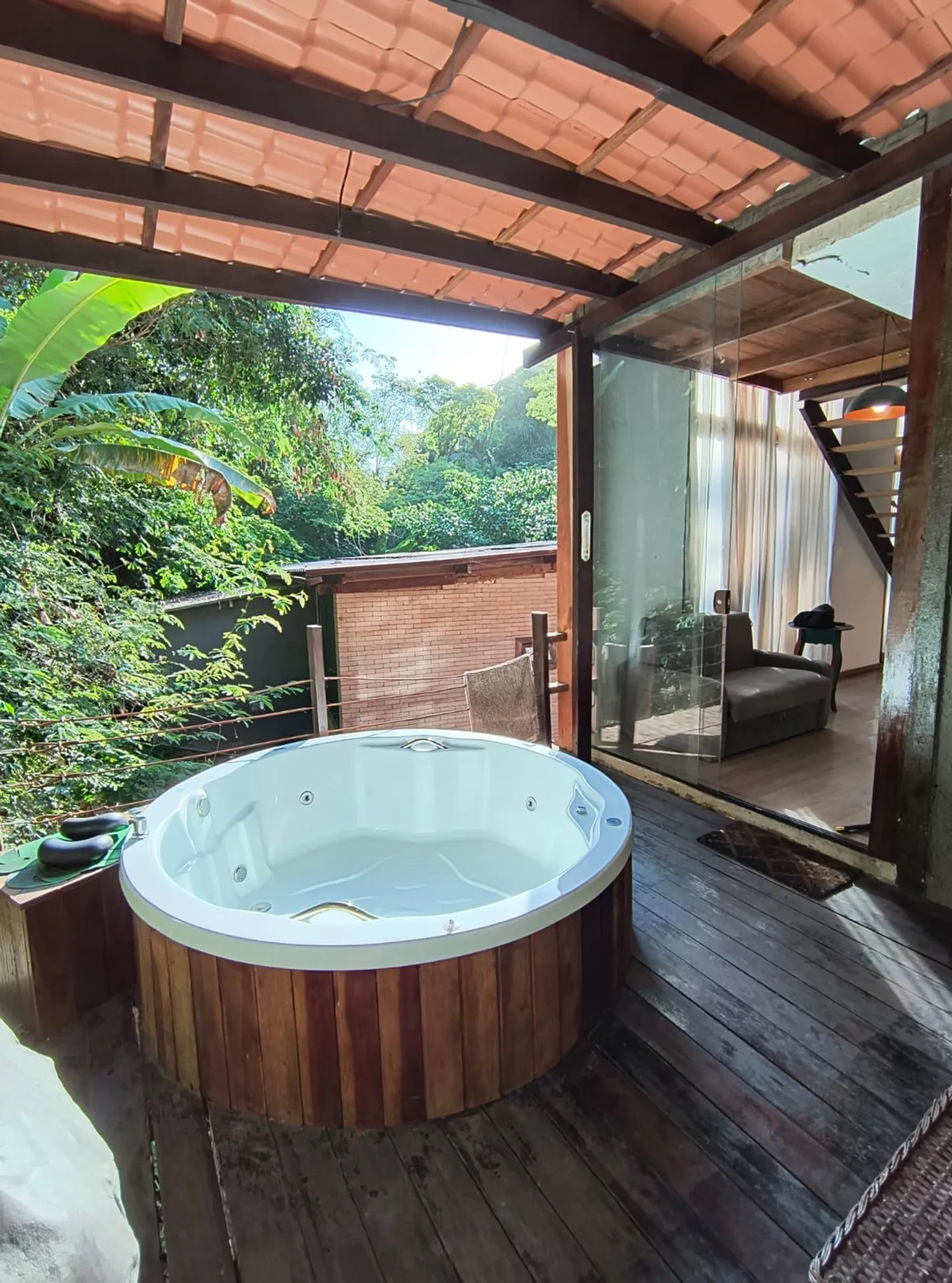 Furnished house, 180 m², with floor-to-ceiling windows — photo 9