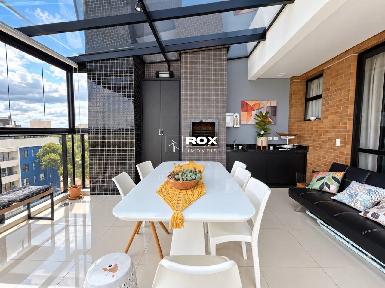 Floor-to-ceiling windows in a 3-bedroom apartment, 150 m² — photo 15
