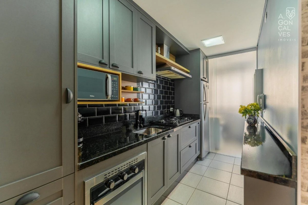 Wood or laminate floors in a 2-bedroom apartment, 60 m²