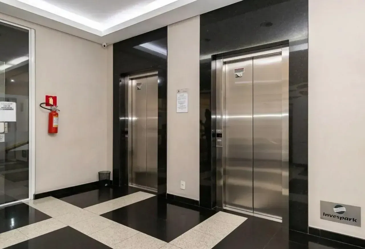 1-bedroom 1-bath apartment with a balcony — photo 8
