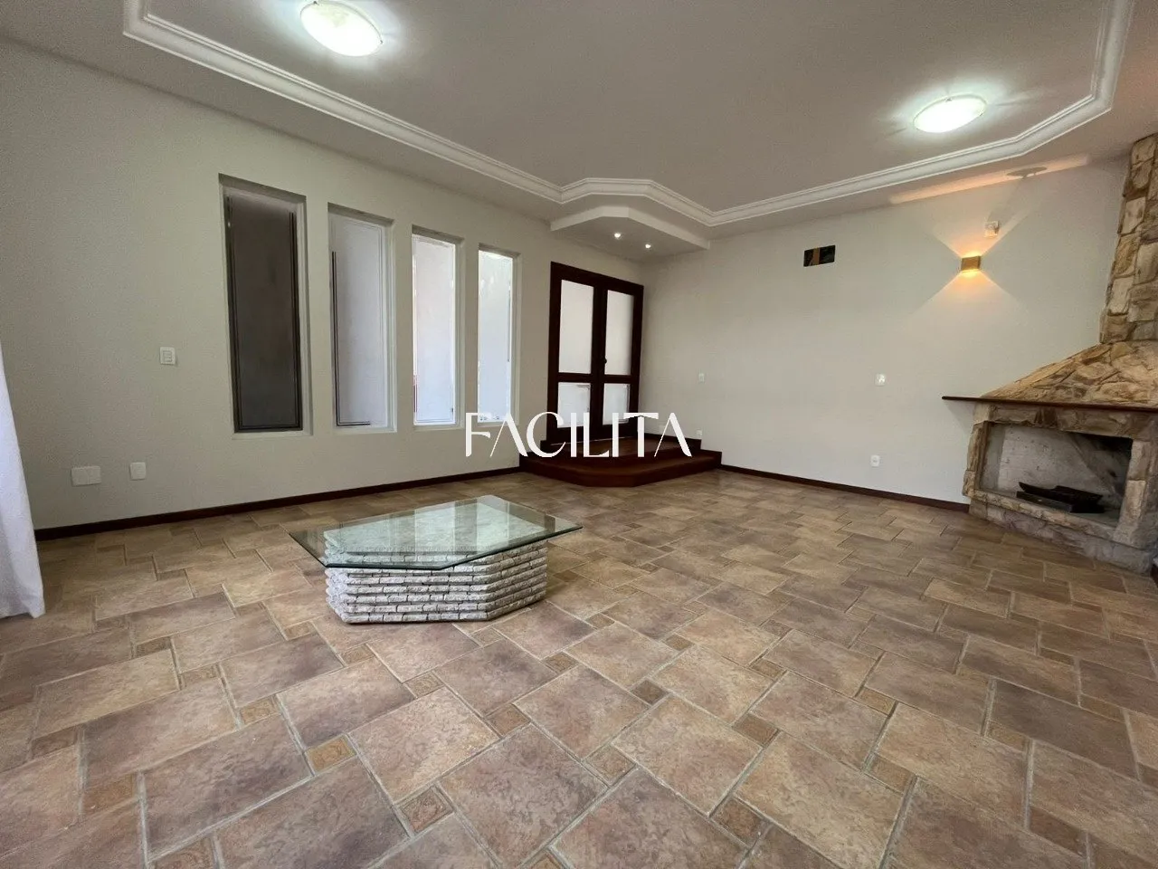 Furnished 456 m² house with 3 en-suite bedrooms and pool — photo 38