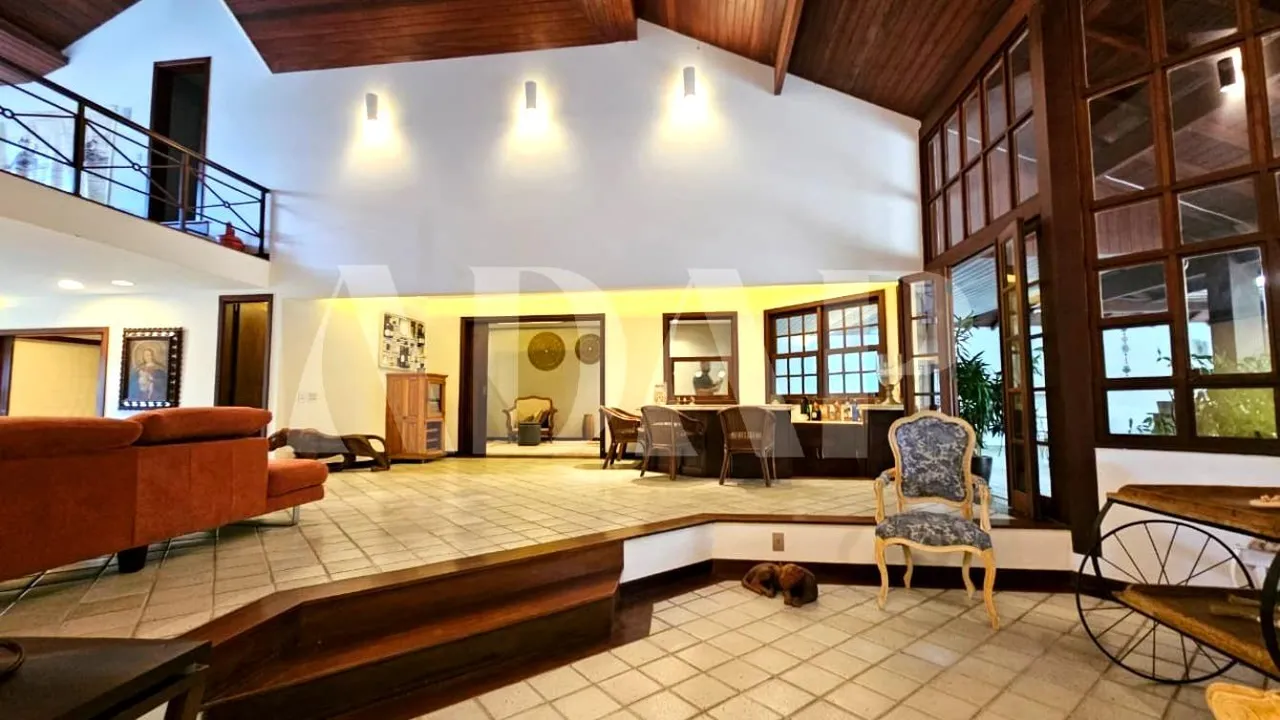 Furnished house with 5 bedrooms and balcony grill