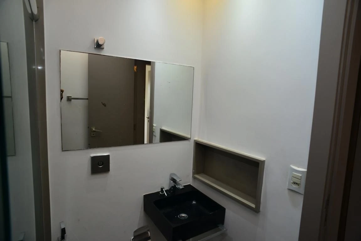 3-bedroom apartment in a building with a gym — photo 50