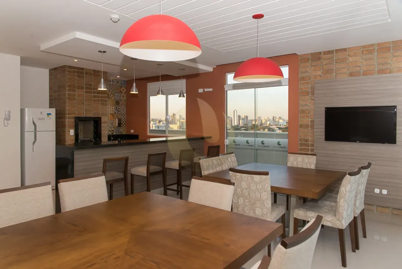Unfurnished 1-bedroom apartment with open-plan kitchen — photo 20