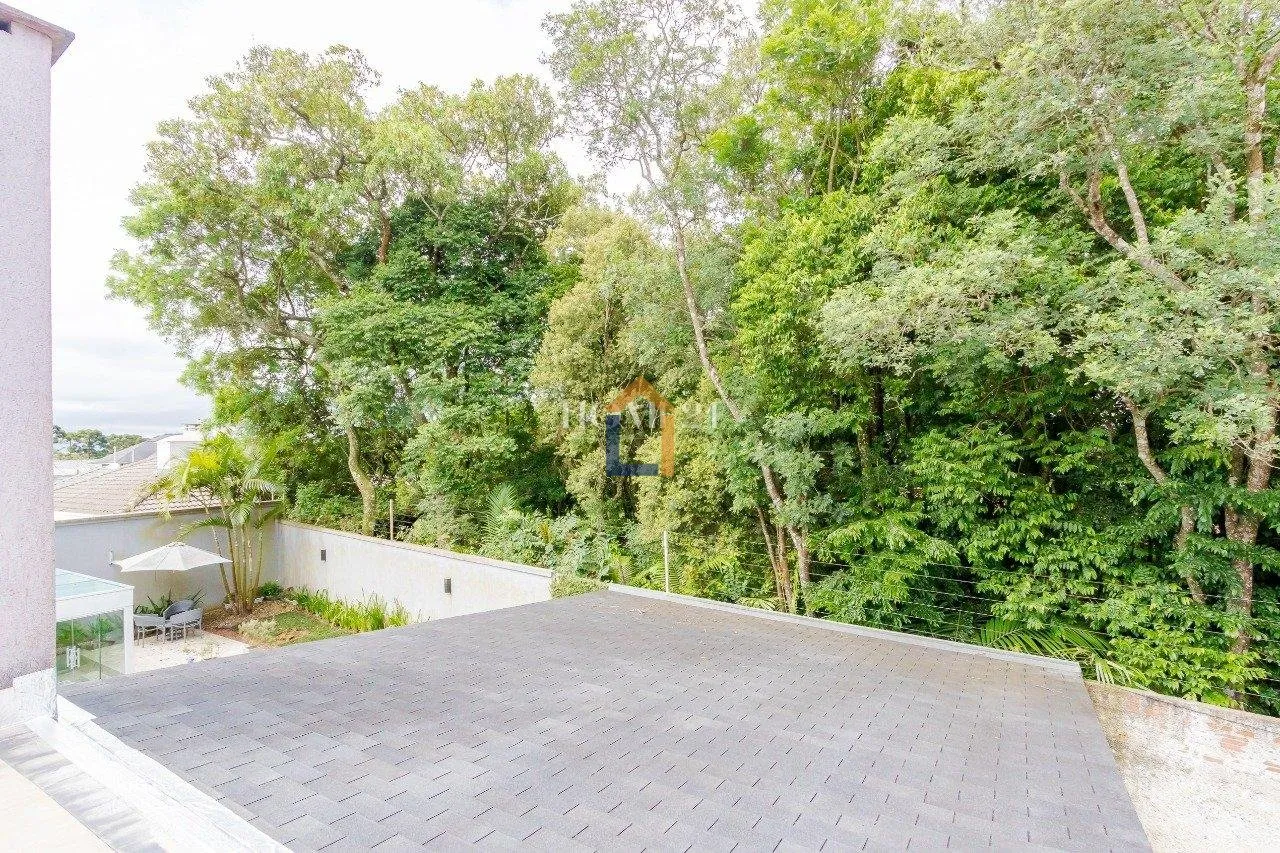 Furnished 470 m² house with 4 bedrooms and private garden — photo 92