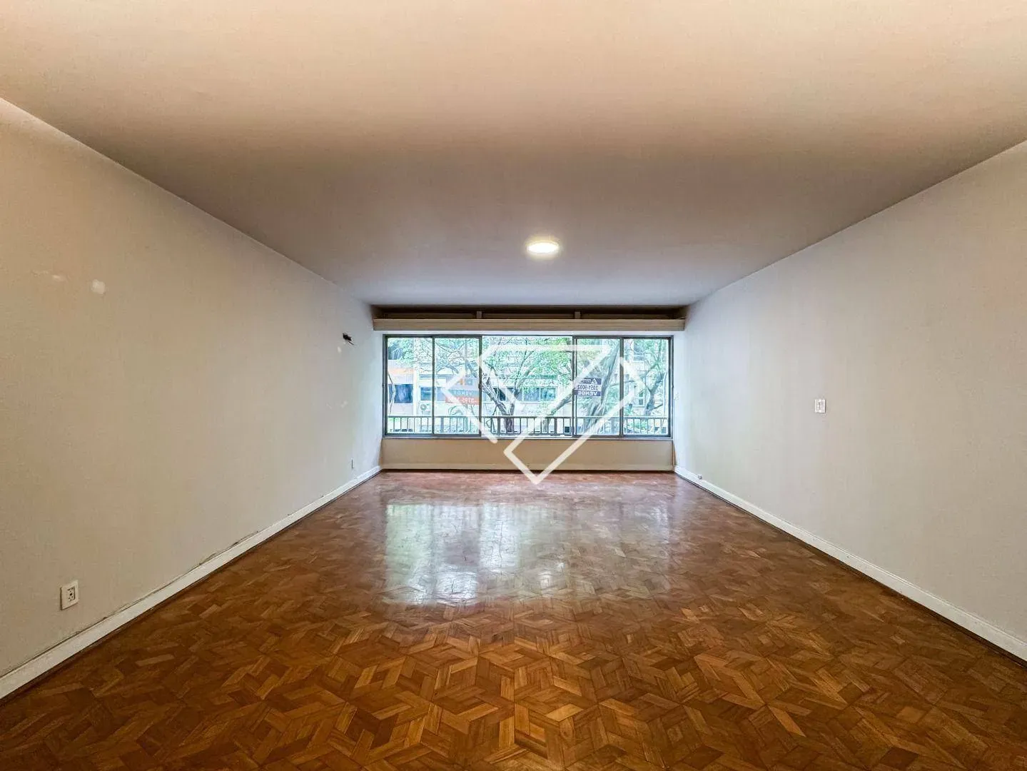 Home office in a 3-bedroom apartment, 189 m² — photo 7