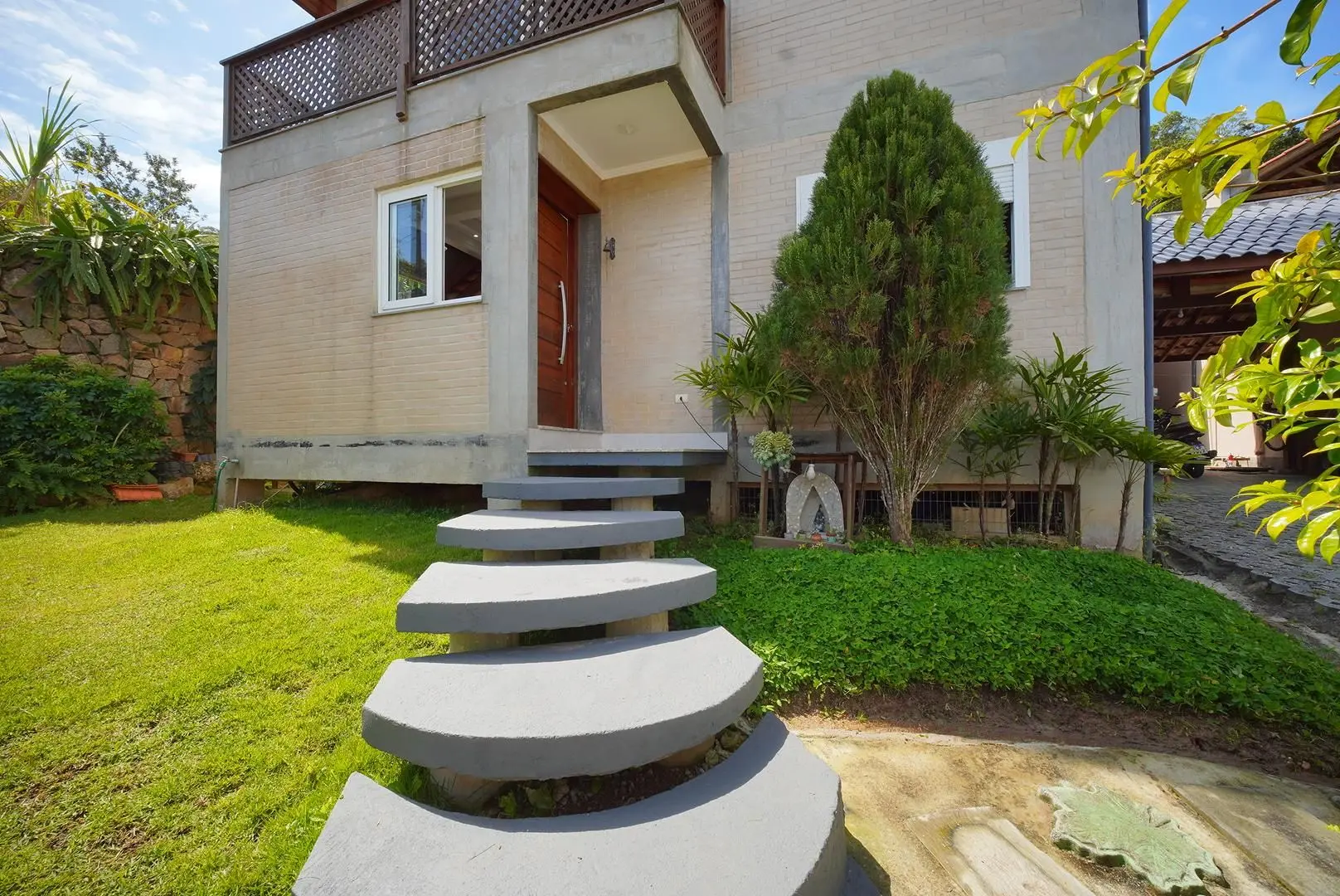 House with 2 bedrooms, 2 bathrooms and private garden — photo 30