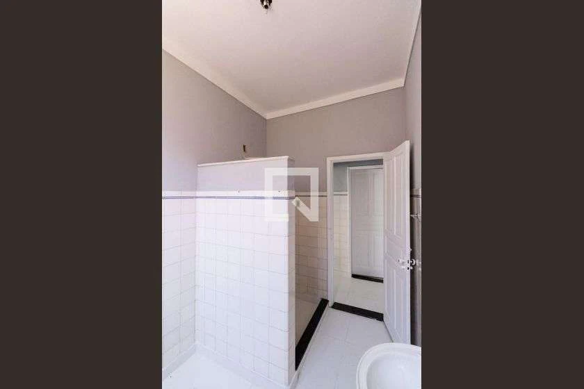 Rental house with 3 bedrooms, 360 m² and 3 parking spots