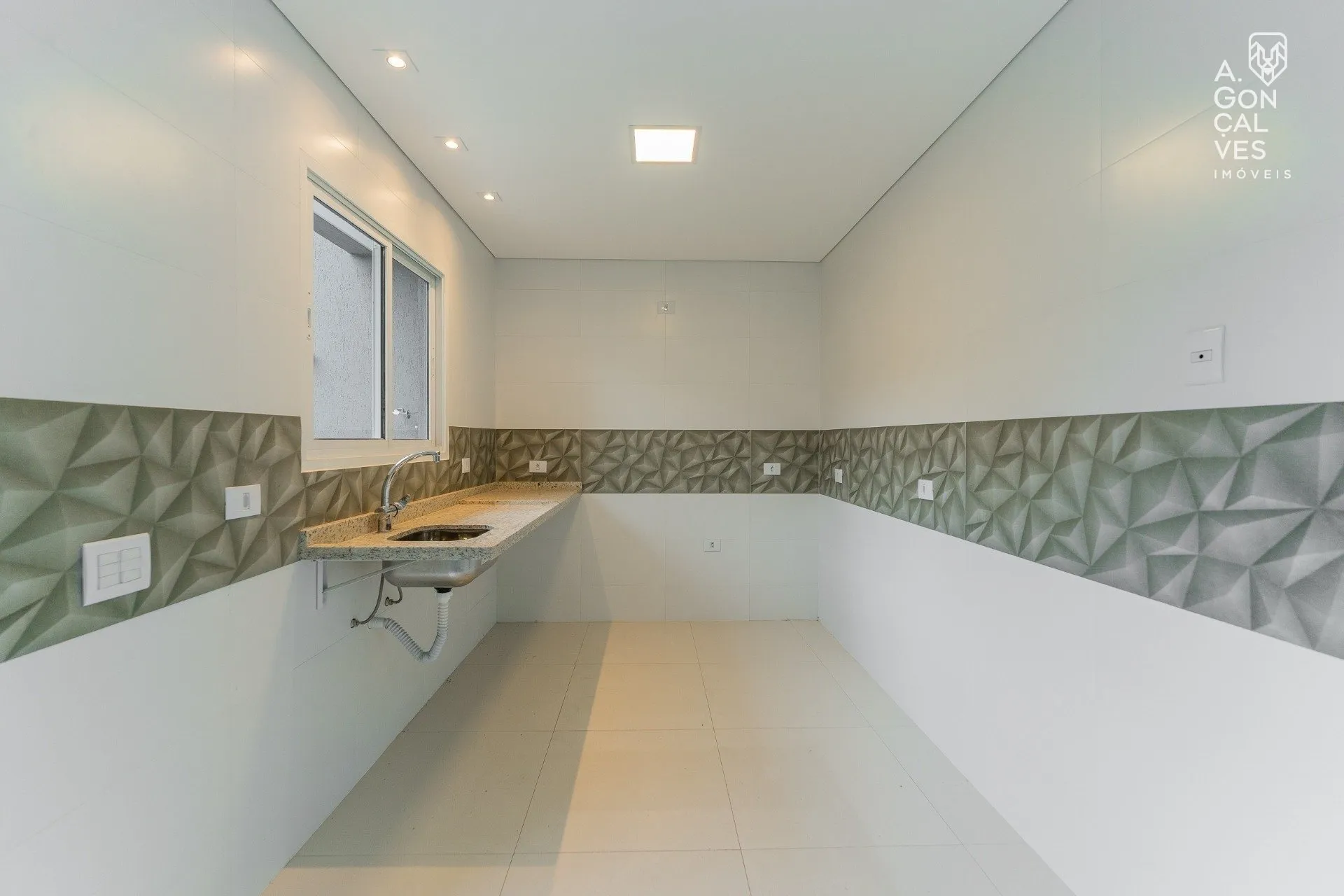 House with 3 bedrooms and an open-plan kitchen — photo 28