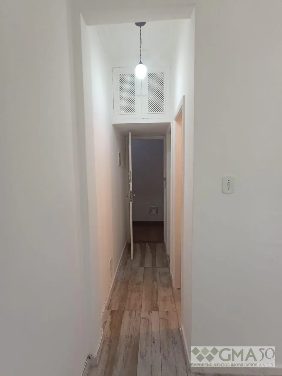 Studio, 30 m², with wood or laminate floors — photo 10