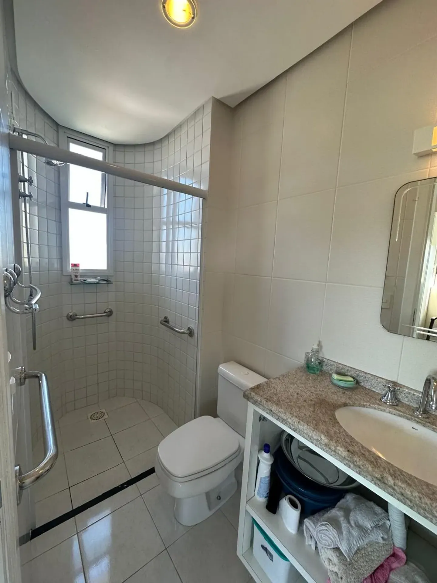 Furnished apartment, 98 m², with floor-to-ceiling windows — photo 8