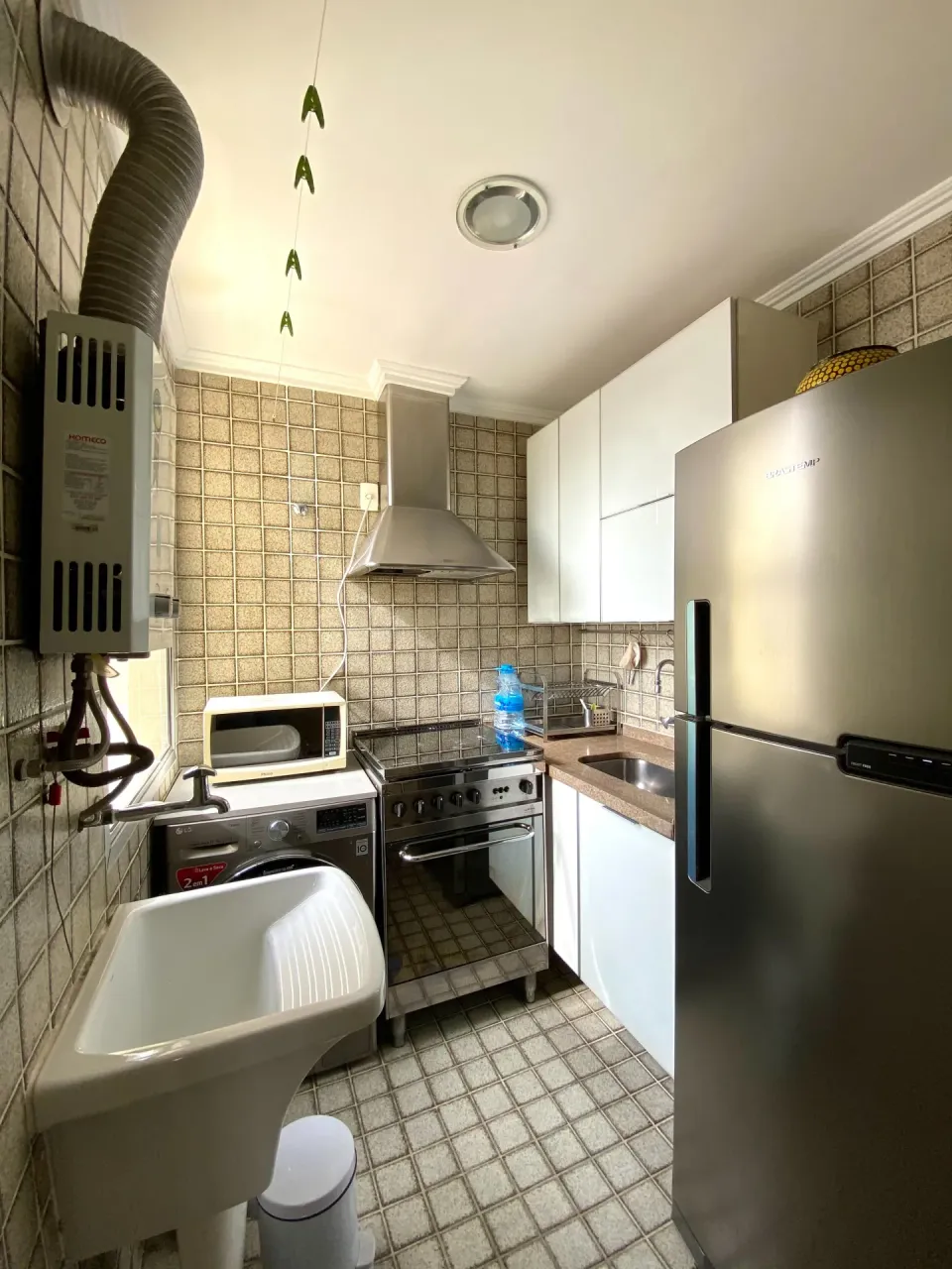 Furnished 2-bedroom apartment with open-plan kitchen — photo 15