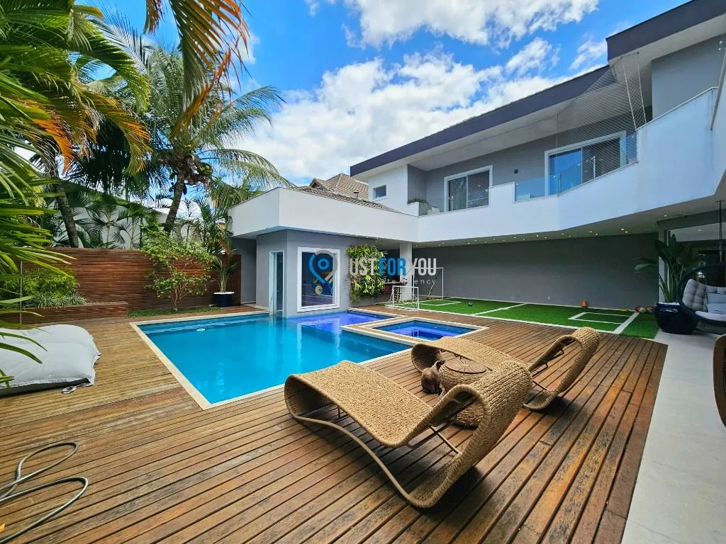 Casa com 4 dormitórios e 5 banheiros, 650 m² — photo 3