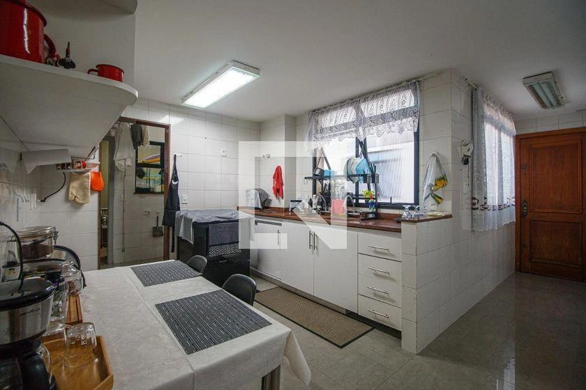 132 m² rental apartment with 2 bedrooms and 2 parking spaces — photo 40