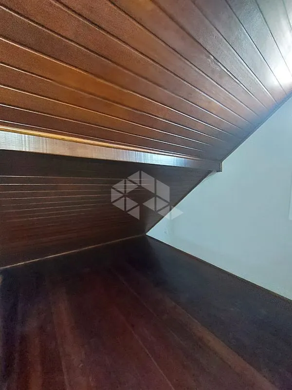 210 m² rental house with 4 bedrooms and a grilled balcony — photo 6
