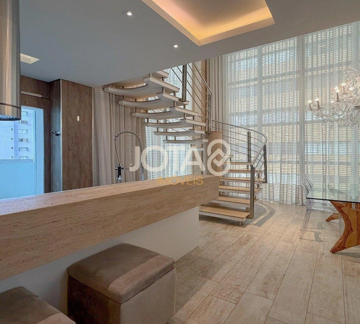 2-bedroom apartment in a building with a gym — photo 34