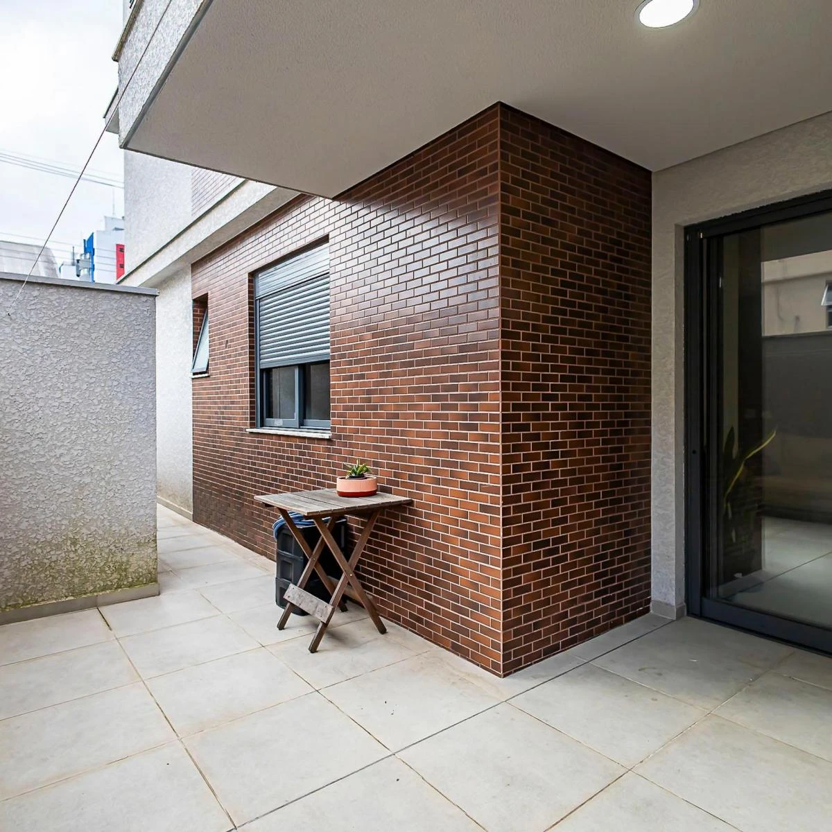 3-bedroom apartment with a grill on the balcony in Curitiba — photo 43