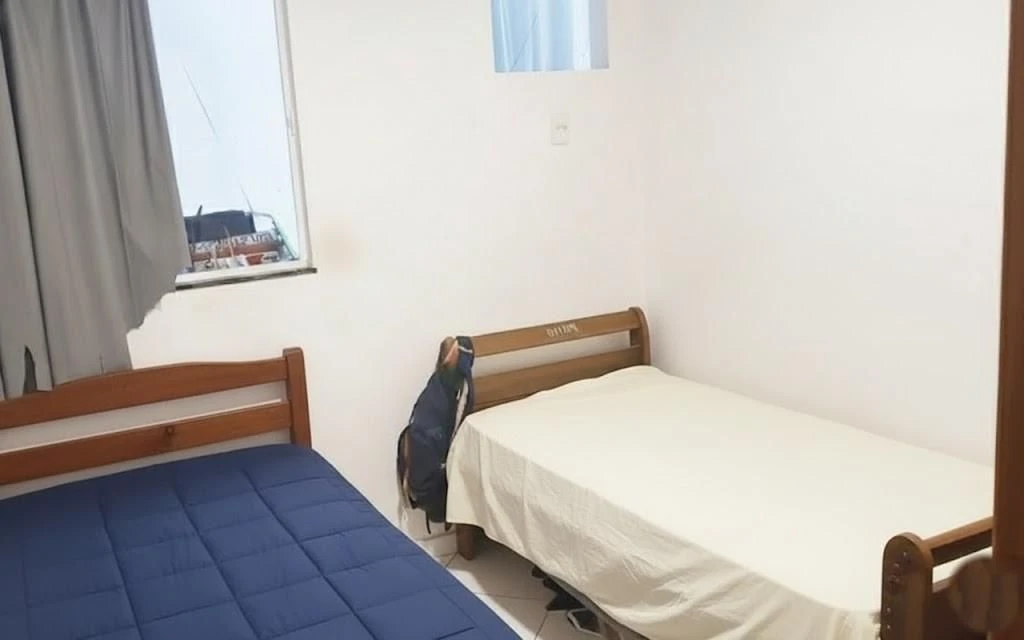 Unfurnished apartment with 2 bedrooms and a glass shower — photo 8