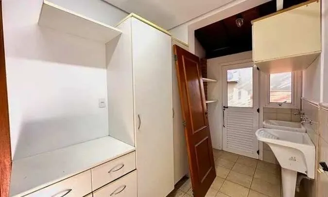 Casa de 244 m² con piscina privada y bañera — photo 32