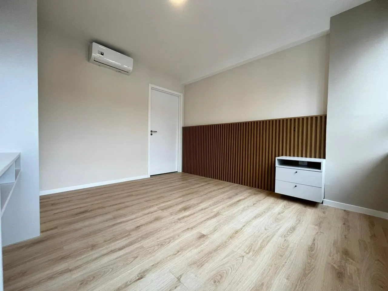 1-bedroom apartment with open-plan kitchen and 70 m² — photo 16