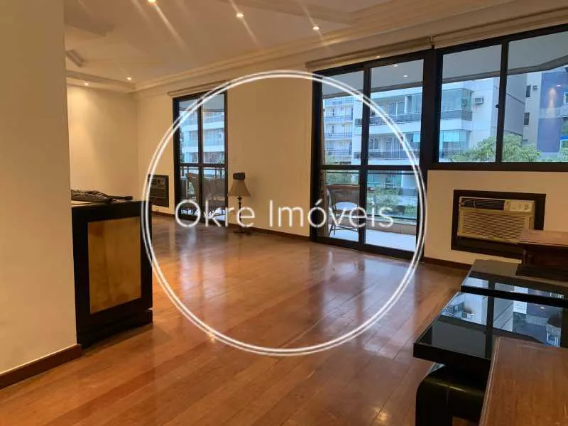 Apartamento com 3 quartos e varanda — photo 4