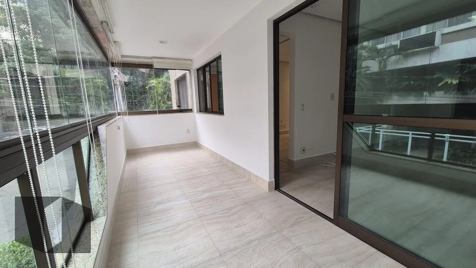 Apartamento de 2 quartos com varanda envidraçada — photo 14