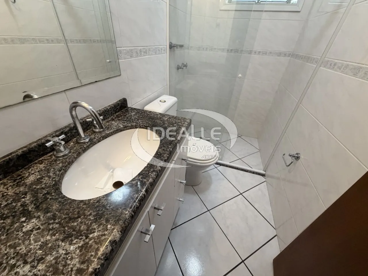 80 m² rental apartment with 2 bedrooms and suite — photo 11