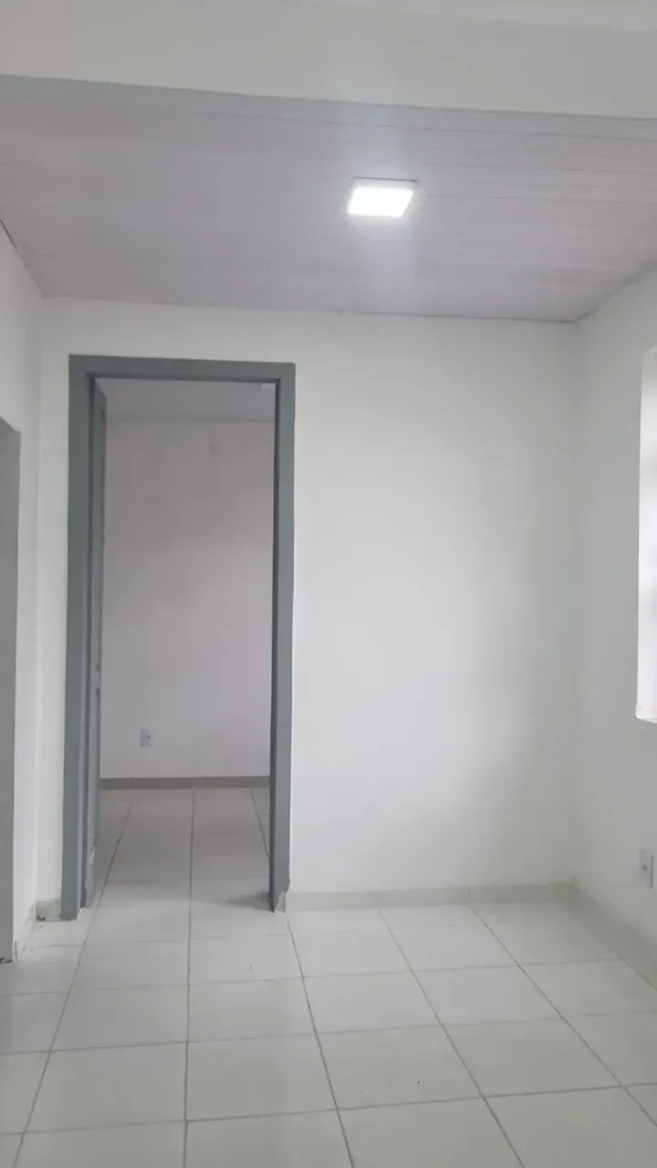 House with 3 bedrooms, air conditioning, and enclosed kitchen — photo 3