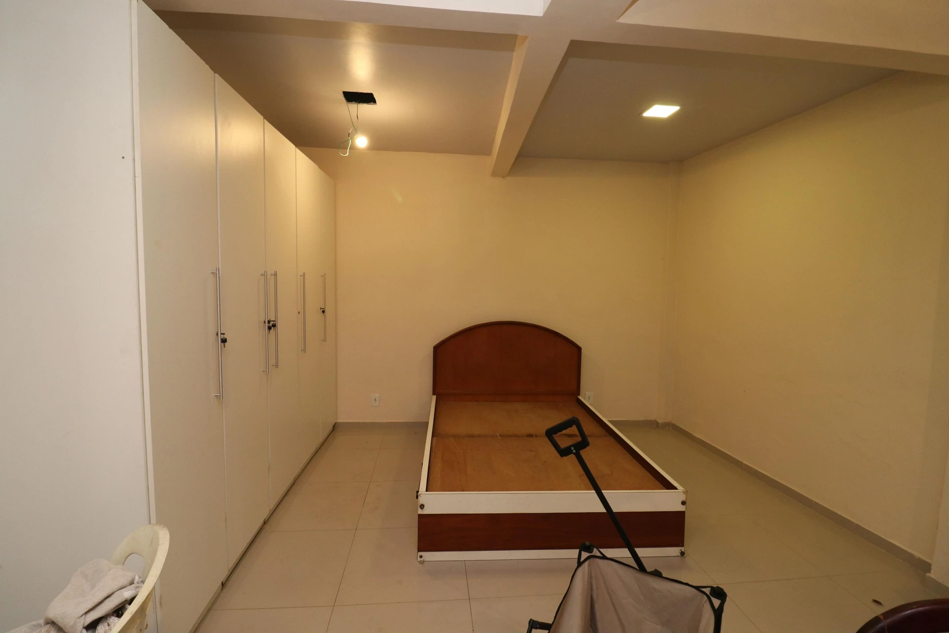 10-bedroom house with a bathtub in Rio de Janeiro — photo 23