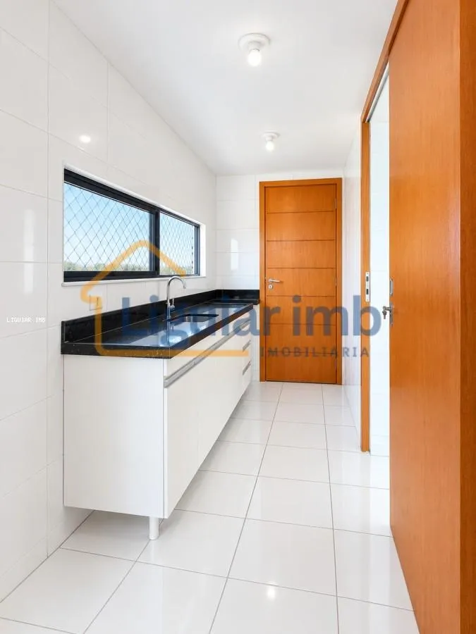 Glass-enclosed balcony in a 2-bedroom apartment, 58 m² — photo 9