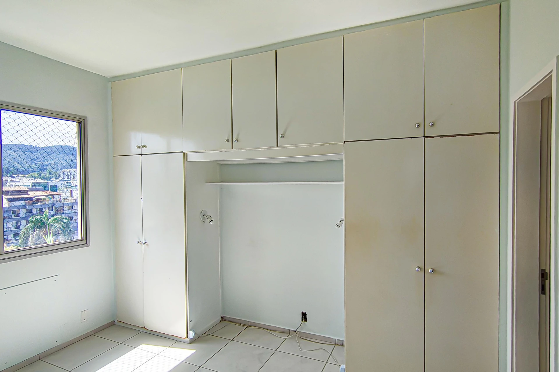 3-bedroom apartment in a building with a gym — photo 28