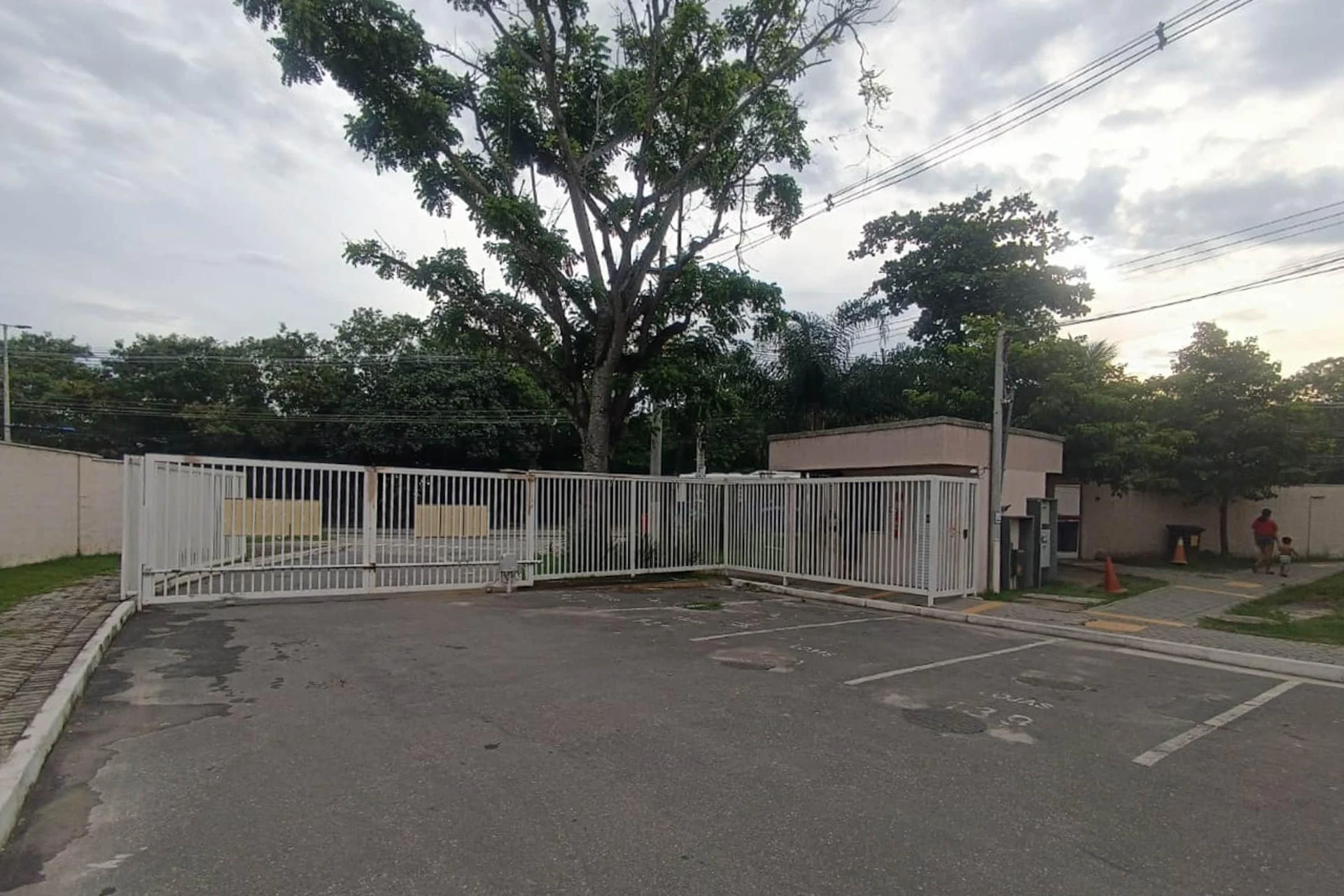 2-bedroom apartment with 1 bathroom, no parking — photo 29