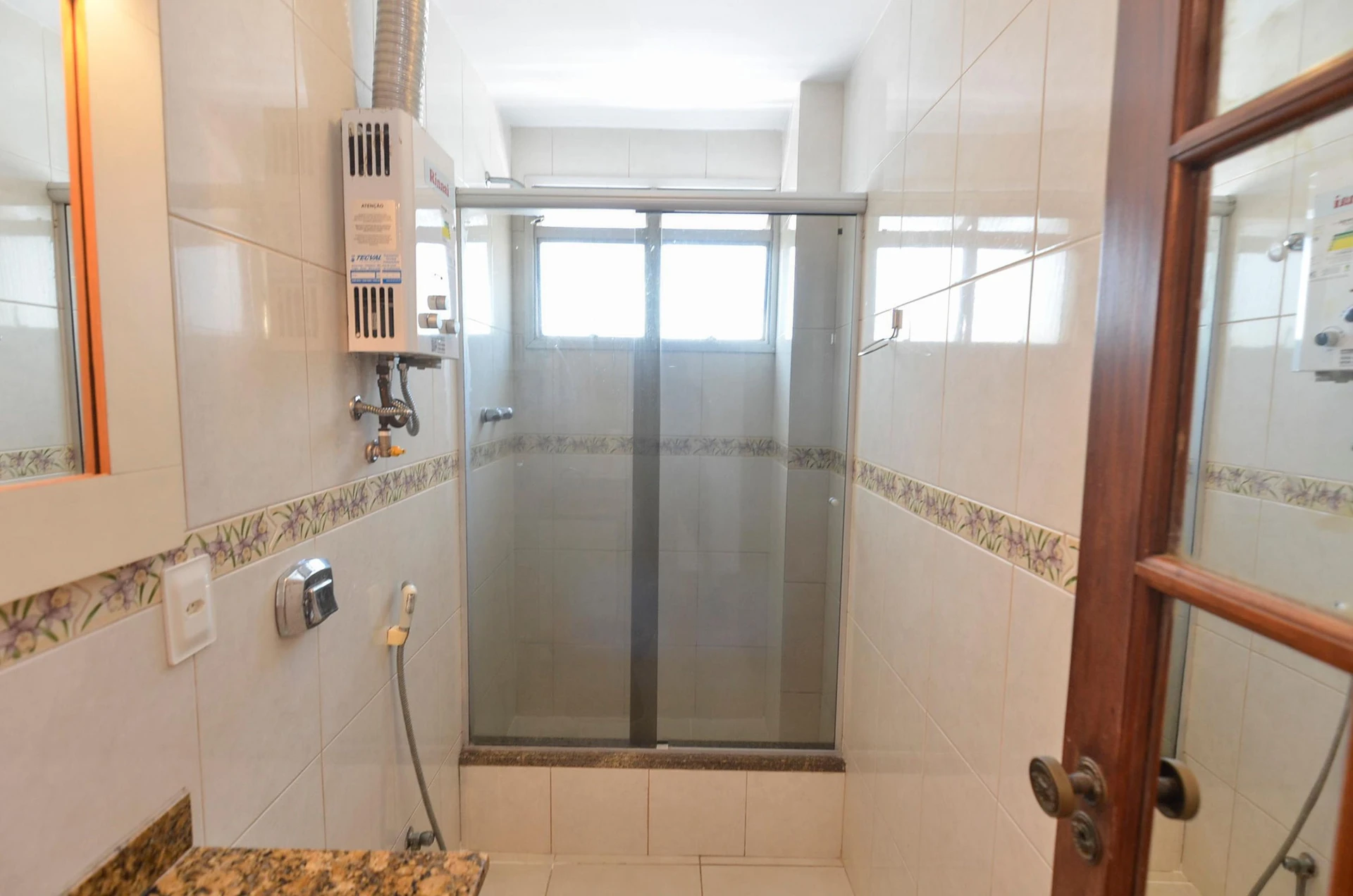 Unfurnished apartment with 3 bedrooms and 2 parking spots — photo 49