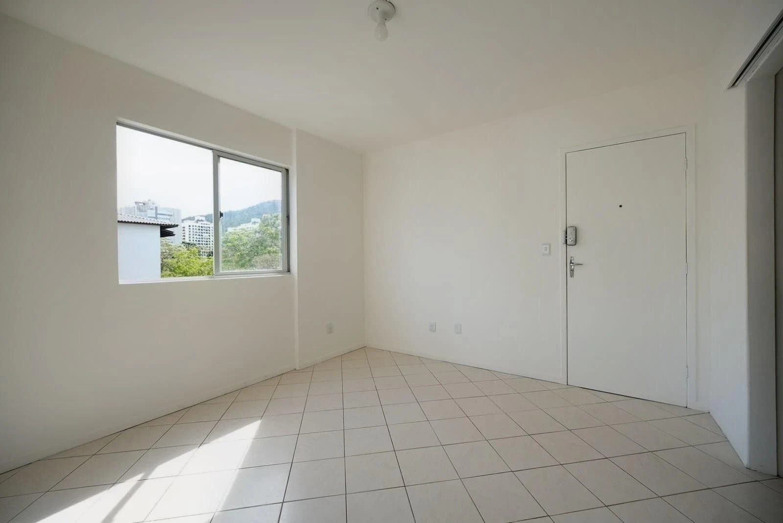 Park view in a 2-bedroom apartment, 52 m² — photo 21