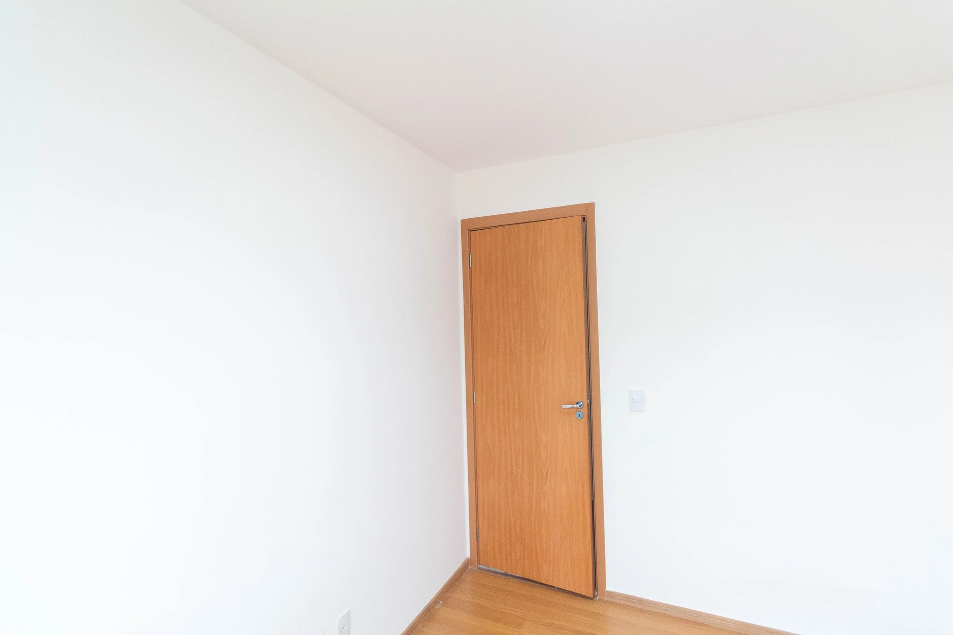 2-bedroom apartment in a building with a gym — photo 19