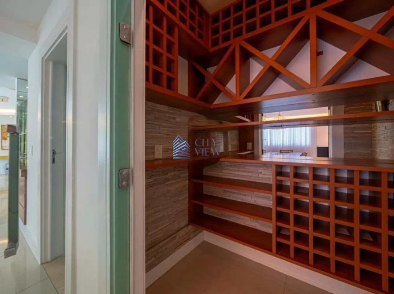 House with 5 bedrooms, 5 bathrooms and 5 parking, 1000 m² — photo 19
