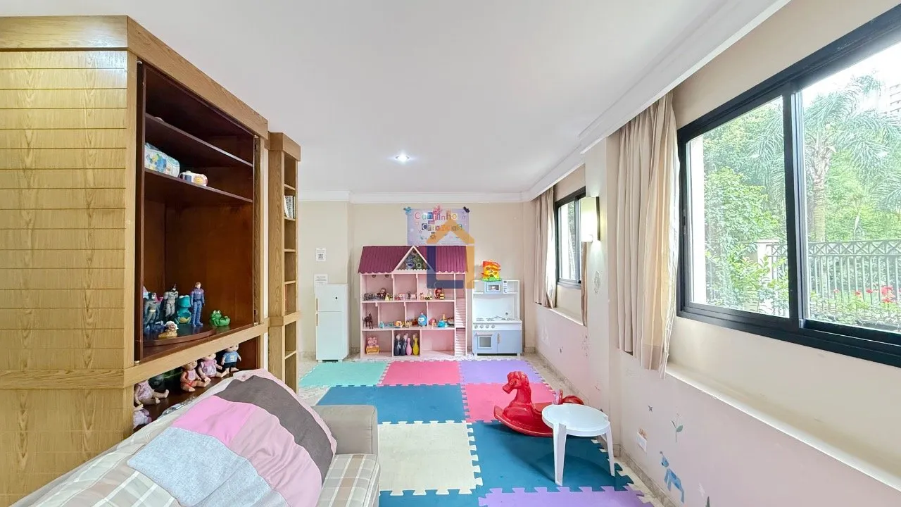 3-bedroom apartment with a washing machine in Curitiba — photo 39