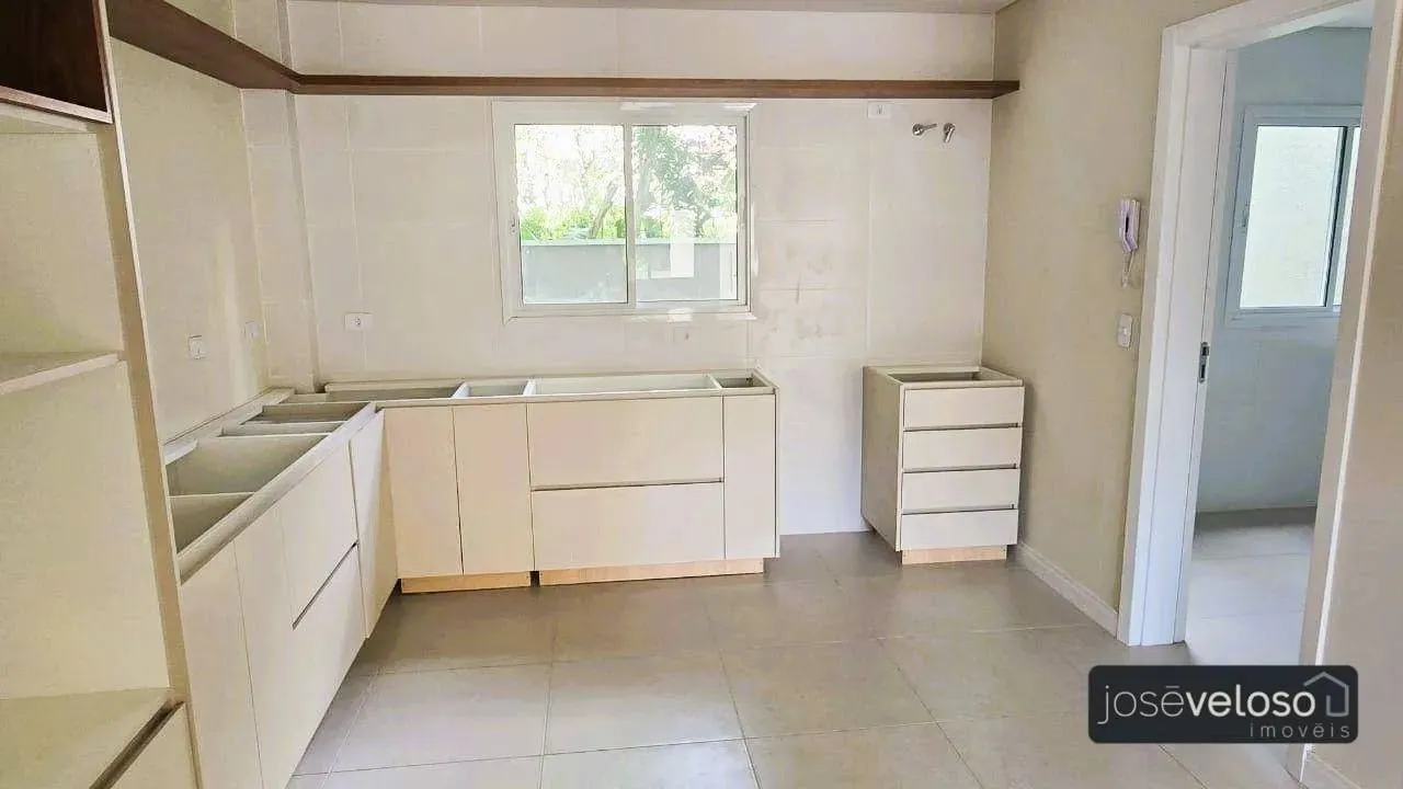 Sobrado de 245 m² com 3 suítes e cozinha integrada — photo 3