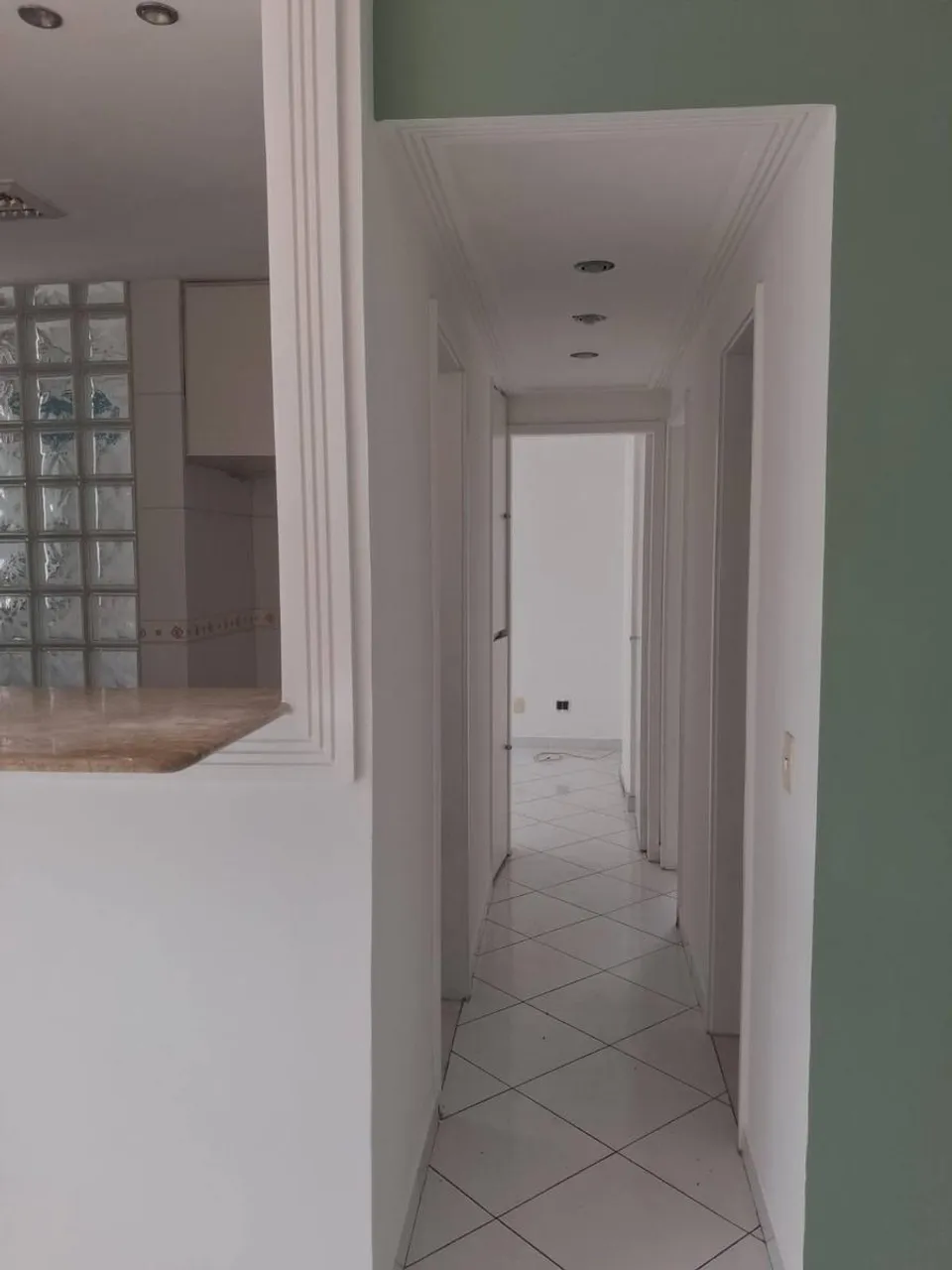 2-bedroom apartment in a building with a gym — photo 16