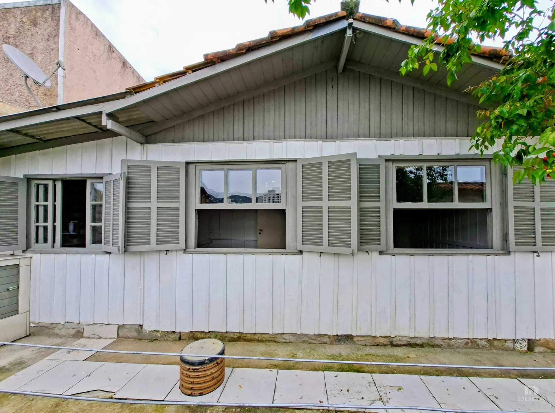 3-bedroom house with a walk-in closet in Florianópolis — photo 3